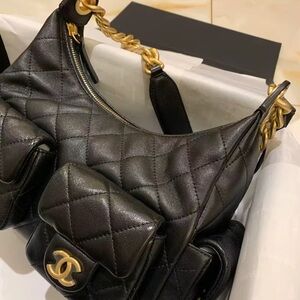 Chic Black Quilted Shoulder Bag